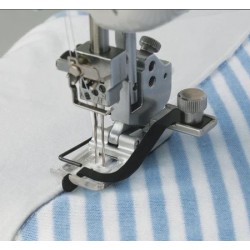 Janome pied recouvreuse guide